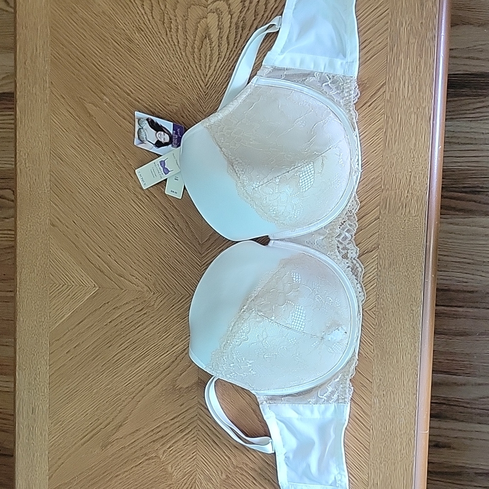 Bra cacique 38H tan cream lace with tags